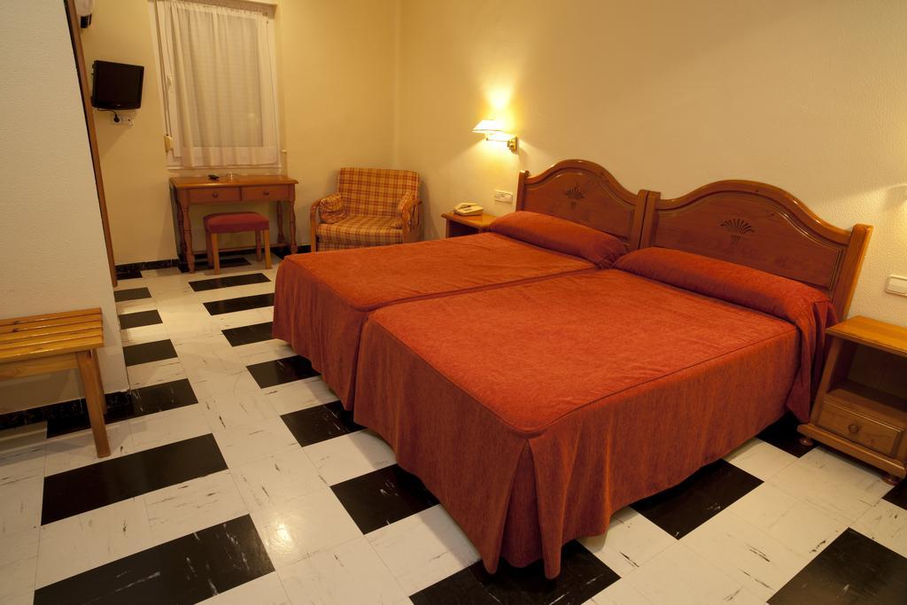 Hotel Los Rosales Almansa Room photo
